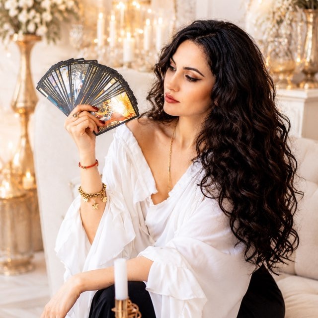 @tarotanjela